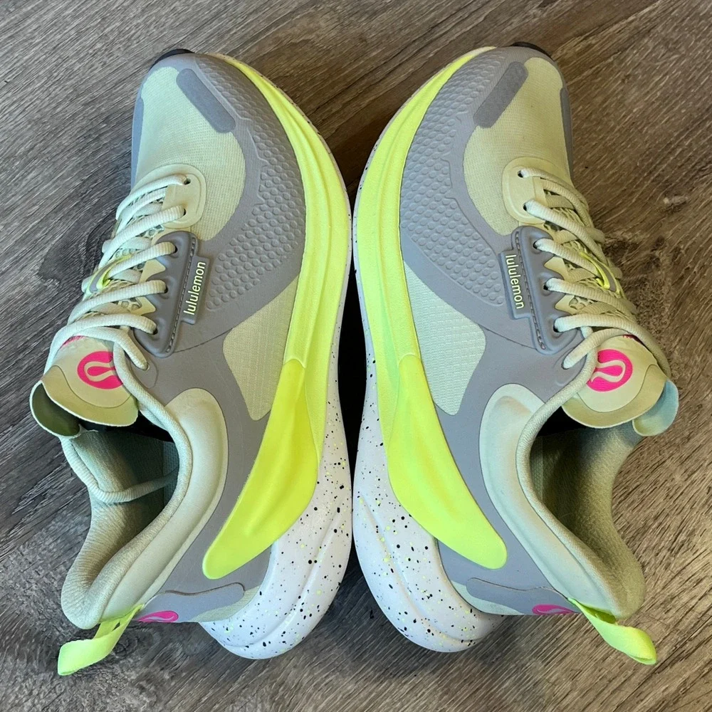 Lululemon Blissfeel Trail Running Shoes US 6 Dewy Silver Drop Fizzy Zap LW9EPZS
